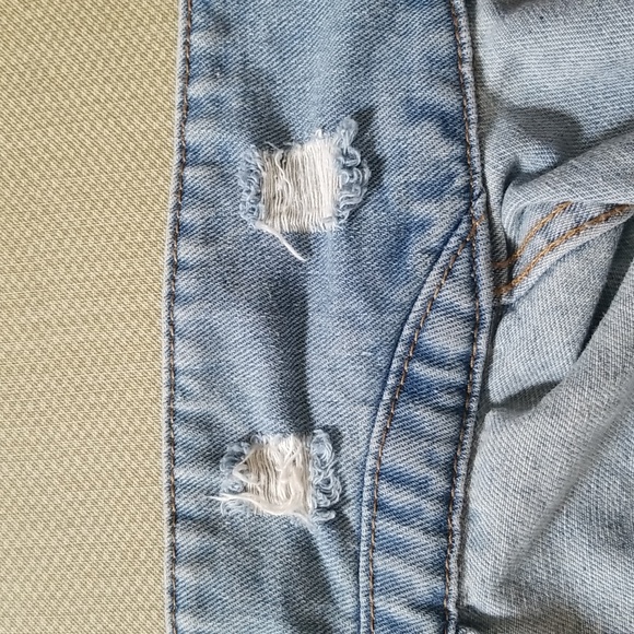 🥳 Host Pick 🥳 Boom Boom Jeans Total Destruction Oversized Denim Jacket - Picture 5 of 5